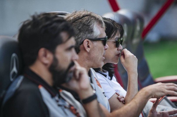 Las salidas bloquean los fichajes del Valencia CF