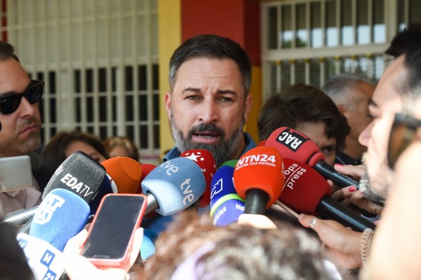 Abascal culpa a Feijóo del fracaso de la alternativa por su 