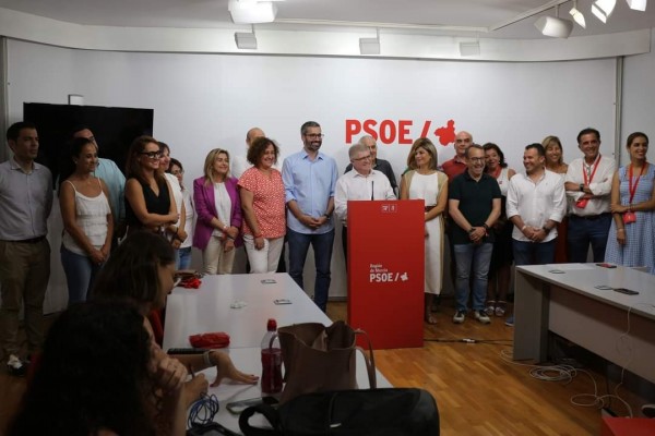 El PSOE murciano rubrica el 'Manual de resistencia' de Pedro Sánchez: tres diputados y una senadora