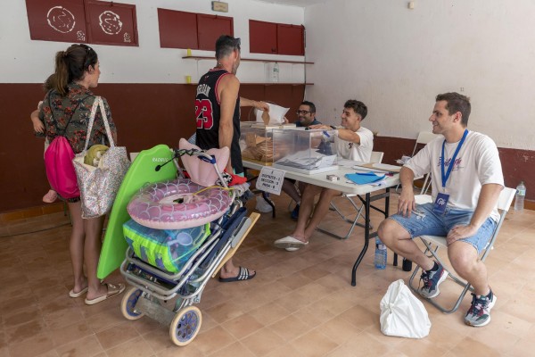 La participación a las 18.00 horas en la Región de Murcia cae en 3 puntos: 55,04%