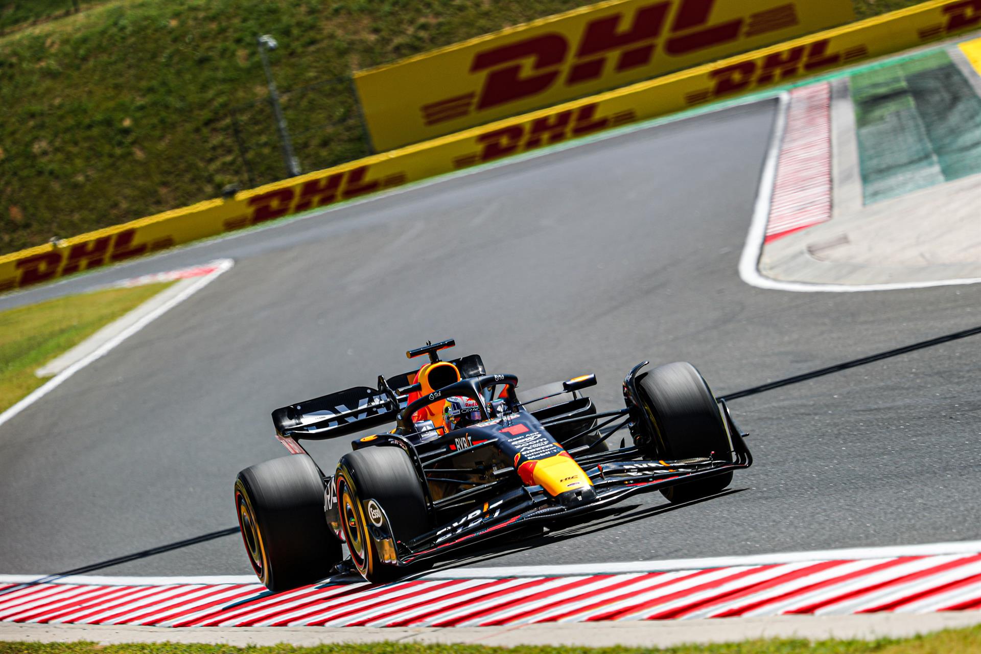 Max Verstappen domina de principio a fin para llevarse el triunfo en Hungaroring