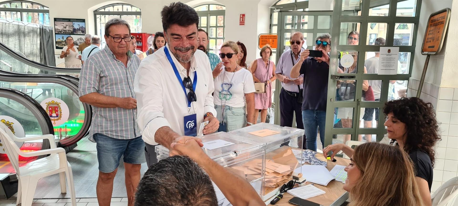 Barcala anima a votar en estas elecciones 