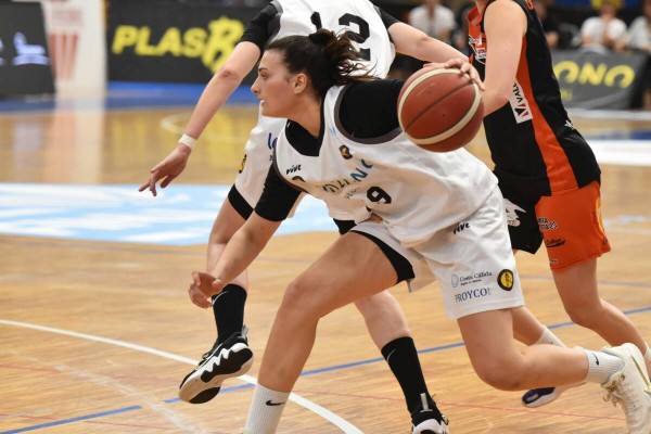 Robles dirigirá a la sub-21 masculina de España y Alejandra Sánchez jugará con la sub-21 femenina 