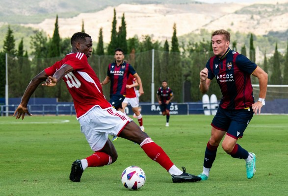 El Levante UD acumula buenas sensaciones en el amistoso ante el Nottingham Forest
