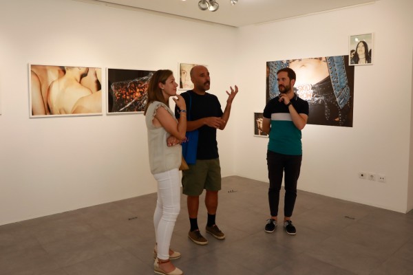 Benicàssim acoge la exposición fotográfica 'Wish you were here' bajo la mirada de Paco Poyatos