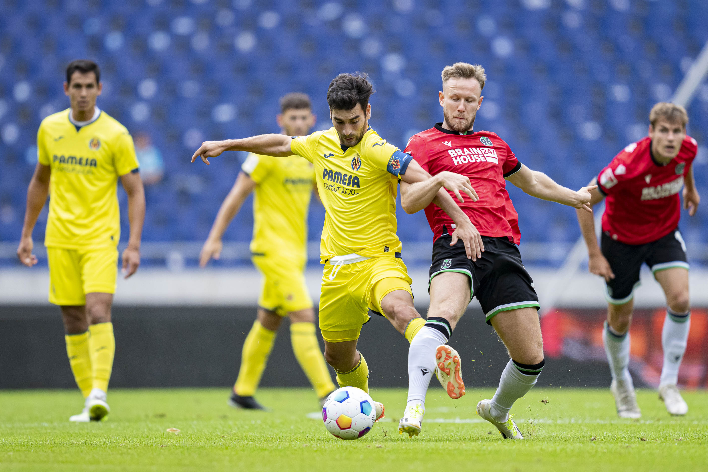 Un Hannover 96 mucho más rodado pasa por encima de un Villarreal que no arranca