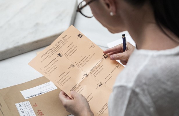 Más de 16.300 castellonenses se registran para votar por correo el 23J