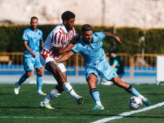 El Levante eleva la dureza de la pretemporada con la visita del Nottingham Forest
