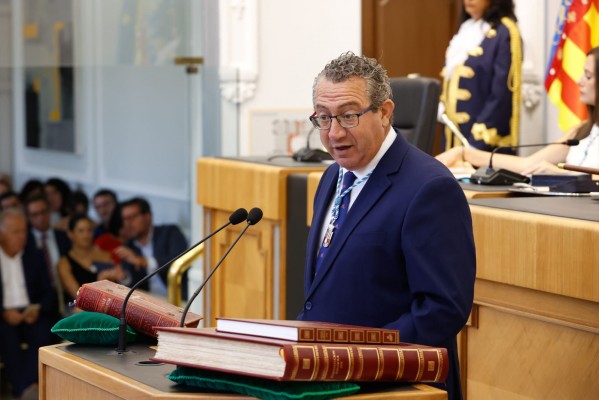 Toni Pérez, nuevo presidente de la Diputación de Alicante con los votos del PP