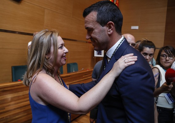 Ens Uneix pide a Mompó inversiones y actuaciones que son competencia de la Generalitat para entrar al gobierno
