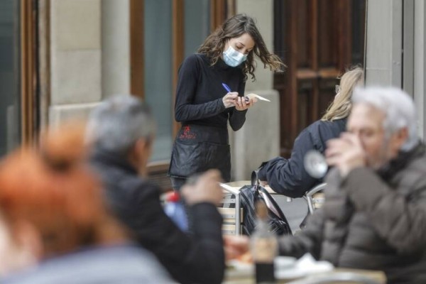 València devolverá al menos 700.000 euros a comercios y hostelería por el IAE en pandemia
