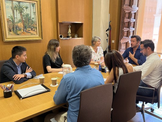 Ouigo aspira a llevar la alta velocidad low cost a Elche con dos frecuencias para el verano de 2024