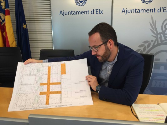 Elche solventa una de las grandes asignaturas de su Parque Empresarial: el aparcamiento
