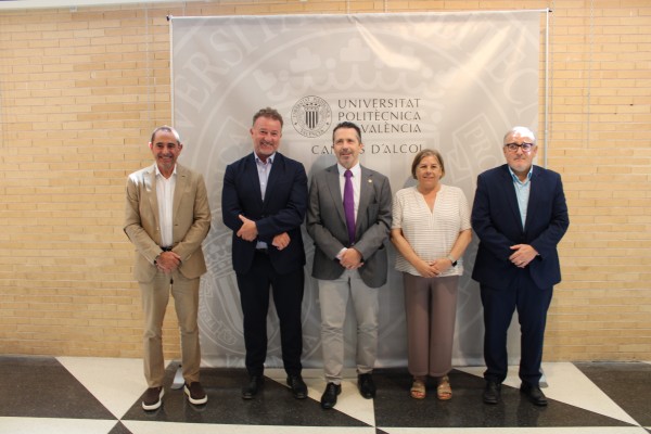 Caixa Ontinyent refuerza su presencia en el Campus de la UPV de Alcoi