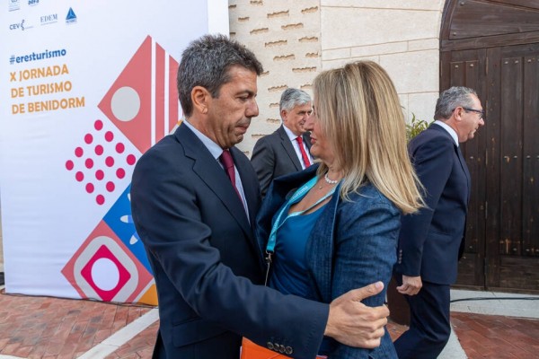 Hosbec releva a Nuria Montes  el viernes tras su salida como consellera de Turismo