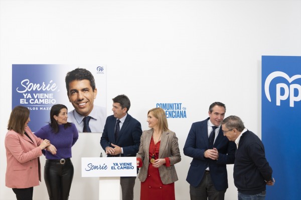 Mazón nombra un Consell más reducido, de macroáreas y de perfil político