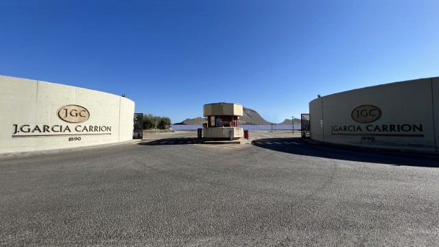 García Carrión lo apuesta todo a las renovables: invierte 13 millones en 9 plantas solares