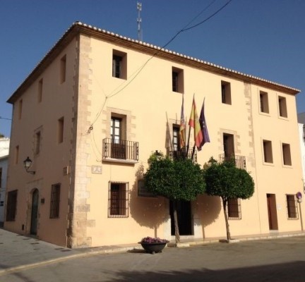 Compromís denuncia que el PP se sube el sueldo en Benissa y el gobierno replica que el gasto ha bajado

