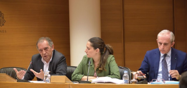 Educación dice que no hay que declarar la ayuda de XarxaLlibres a Hacienda  