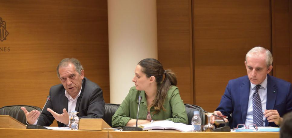 Educación dice que no hay que declarar la ayuda de XarxaLlibres a Hacienda  