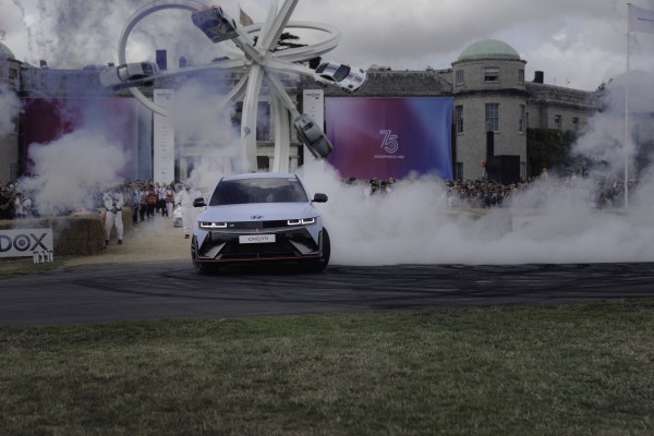 Descubre como Hyundai ha celebrado su estreno mundial en su primera aparición en el Festival de Velocidad de Goodwood
