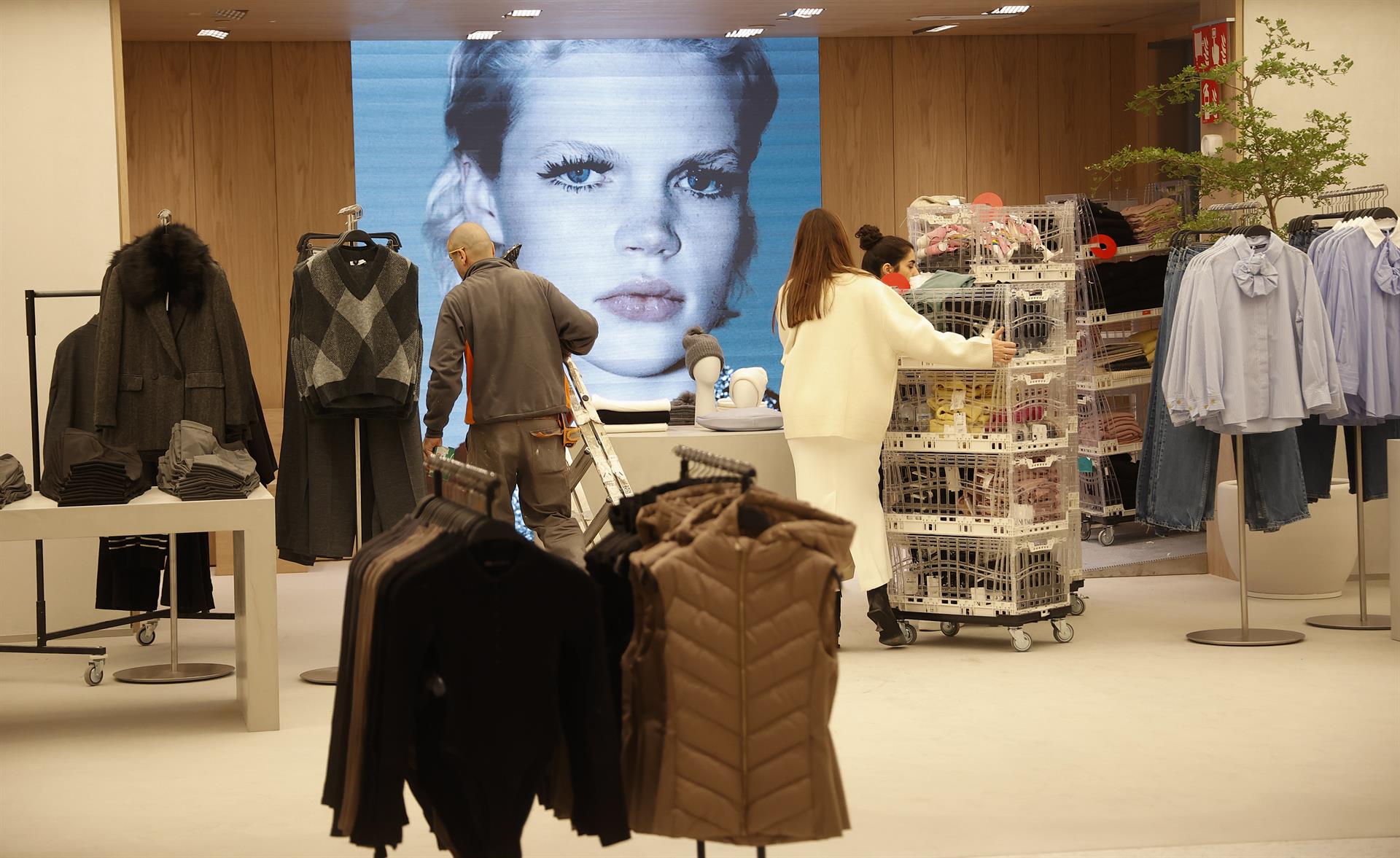 Sindicatos y ARTE constituyen la mesa negociadora del primer convenio de grandes marcas del textil