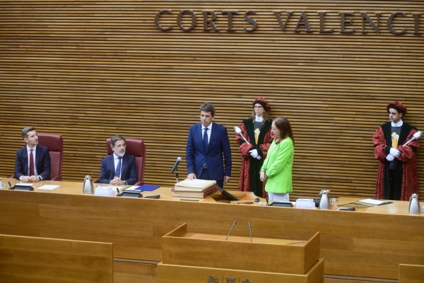 Ningún ministro asiste a la toma de posesión de Mazón