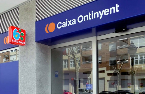 Fundació Caixa Ontinyent y Eugeni Alemany ponen el foco en cómo evitar los ciberfraudes