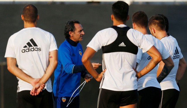 Prandelli proyecta un 4-2-3-1 para su estreno liguero