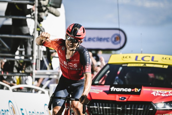 Kwiatkowski triunfa en el Grand Colombier, Vingegaar conserva el amarillo por 9 segundos

