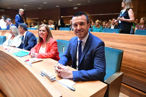 Vicente Mompó (PP), presidente de la Diputación por el desacuerdo de la izquierda
