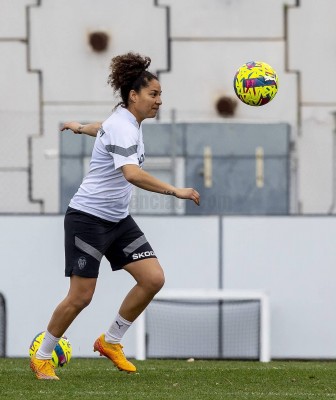 El Valencia y la venezolana Altuve rescinden su contrato
