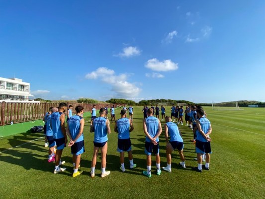 Postigo, recién renovado, y Giorgi ya trabajan con el Levante
