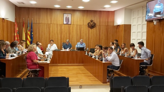 El alcalde de Orihuela cobrará 64.000 euros y sube indemnizaciones a ediles y el sueldo a los asesores 