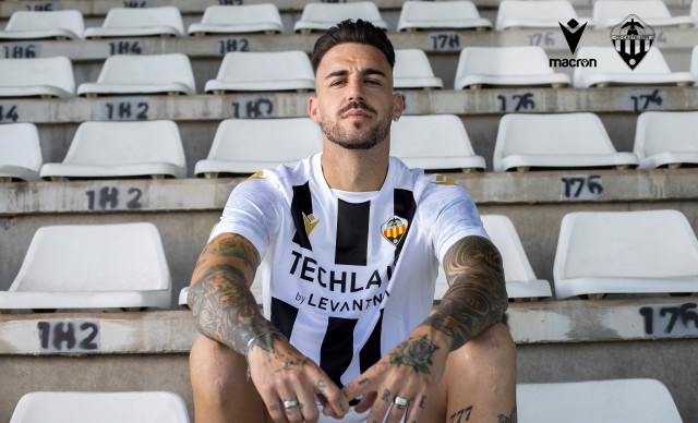 La nueva camiseta del Castellón rinde tributo al azulejo provincial