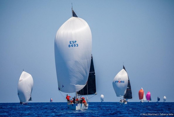 Arranca el Trofeo Tabarca Vela Diputación de Alicante más multitudinario