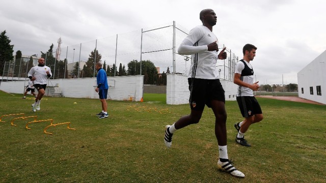 Mangala vuelve al grupo tras superar su lesión muscular