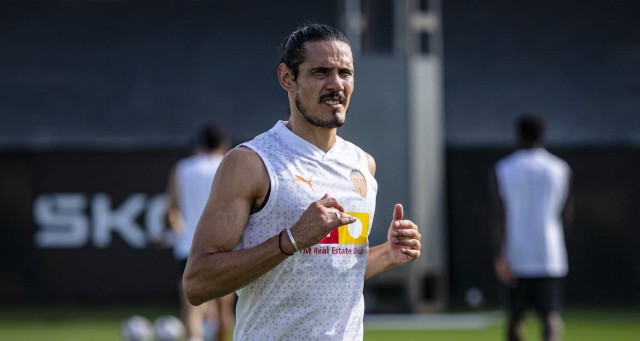 Cavani rechazó una oferta de Peñarol por seis meses