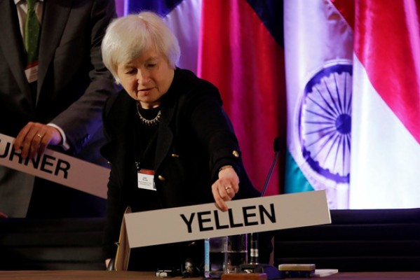 Yellen (FED) se plantea subir los tipos en Estados Unidos en diciembre