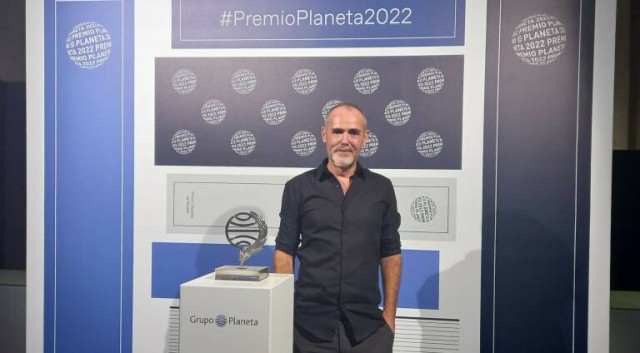 El cartagenero David Galindo publica 'El Arpista', la novela ambientada en La Manga que casi gana el Planeta 