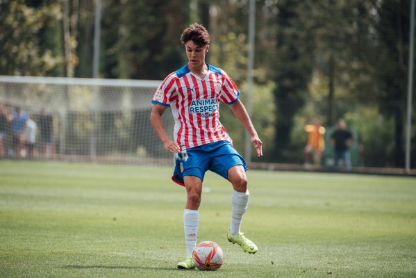 Arnau Ortiz tendrá la oportunidad de debutar en el fútbol profesional de la mano del Eldense