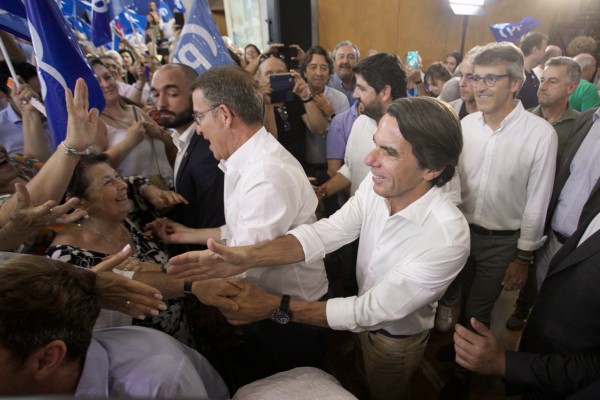 Aznar pide a Vox en Murcia que no 