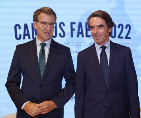 Feijóo, en modo 'subidón' tras el debate, y Aznar arropan a López Miras tras su fallida investidura
