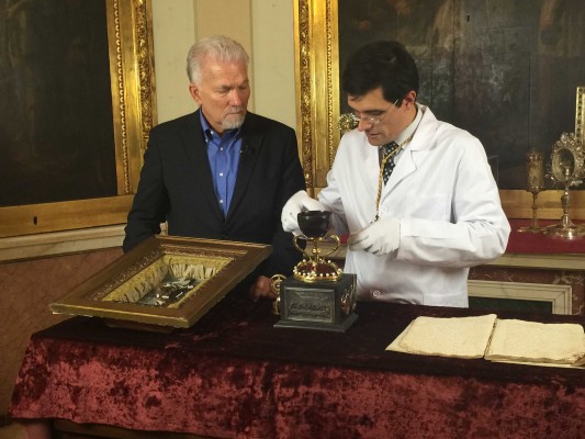 El Santo Cáliz de Valencia atrae a una producción televisiva estadounidense