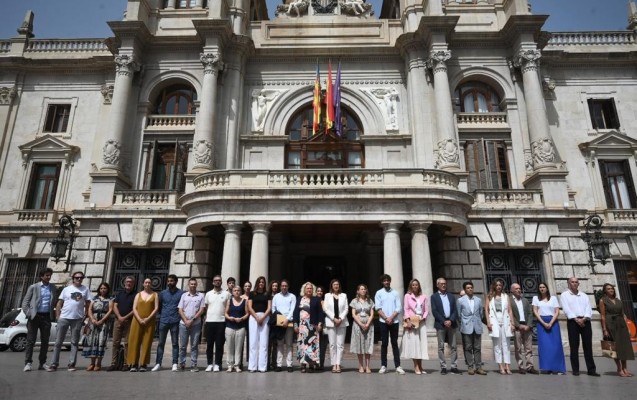 El PP y la oposición acaban a la greña en València por el minuto de silencio contra la violencia machista