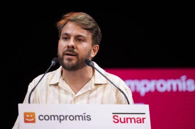 Compromís-Sumar plantea una prestación universal de 200 euros al mes por cada niño o niña
