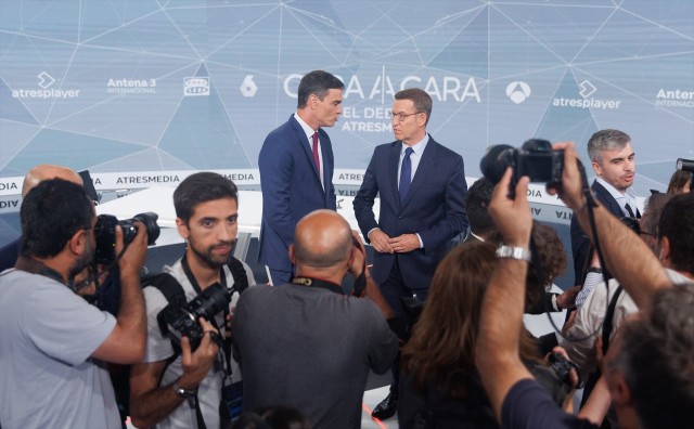 Cara a cara: Sánchez pierde la calma y la ocasión de explicarse ante un Feijóo inalterable