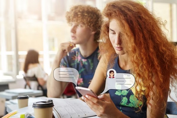 La alicantina 1MillionBot se lleva un contrato para el asistente virtual de la Universidad de Murcia