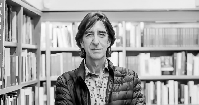 El escritor Benjamín Prado habla de la creatividad como motor de la evolución social en Los Alcázares

