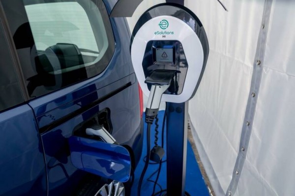  La CNMC lanza una consulta pública para analizar los obstáculos en la recarga de vehículos eléctricos